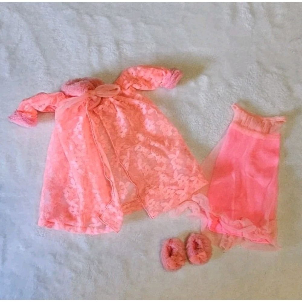 Barbie Mattel Vintage Lovely Sleep Ins 1970 #1463 Complete Pink Outfit Slippers